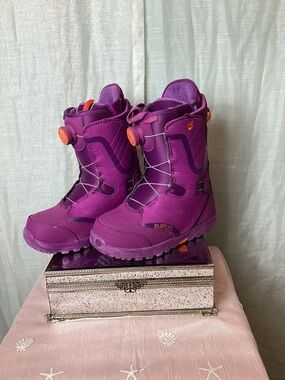 Burton Women’s Purple Limelight BOA Snowboard boots; Size: 8